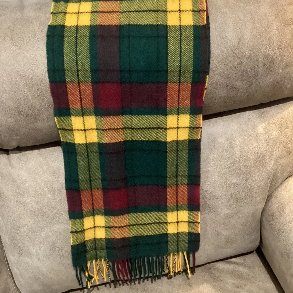 Unisex 100% Lambswool scarf Edinburgh old town weaving Scotland like new